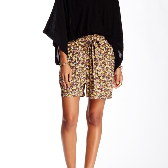 Free People Pants - Free people Layla printed floral waist tie shorts